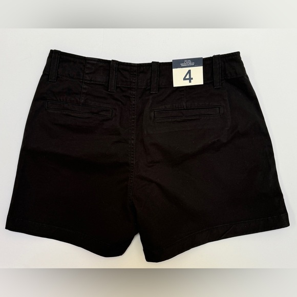 GAP 4” Downtown Khaki Shorts - Picture 7 of 8